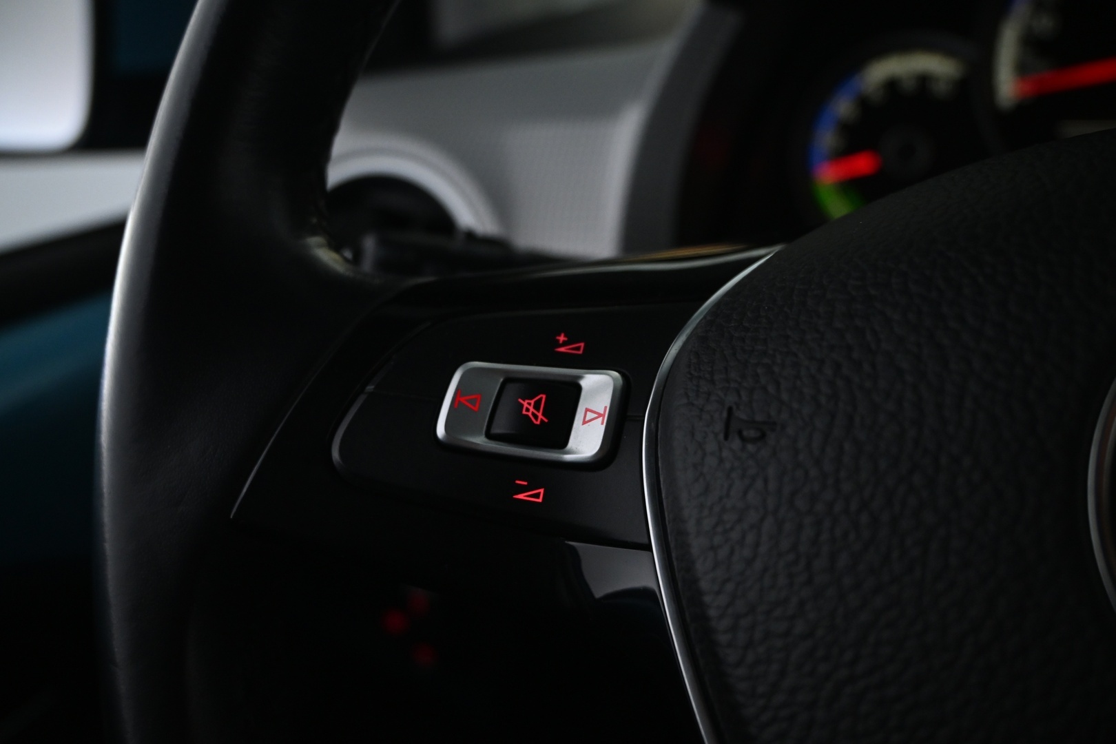 VOLKSWAGEN up! 2018