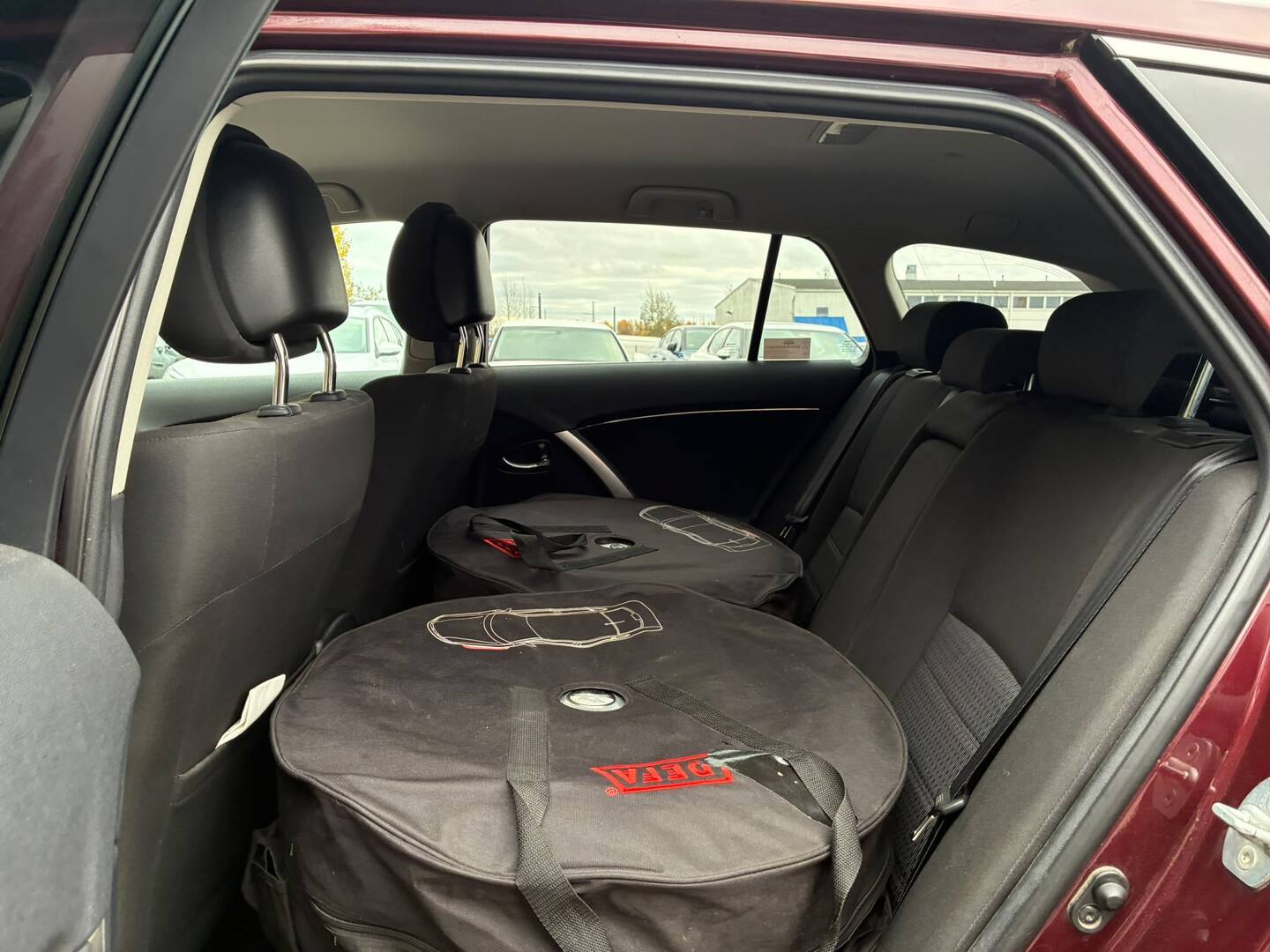 TOYOTA Avensis 2012