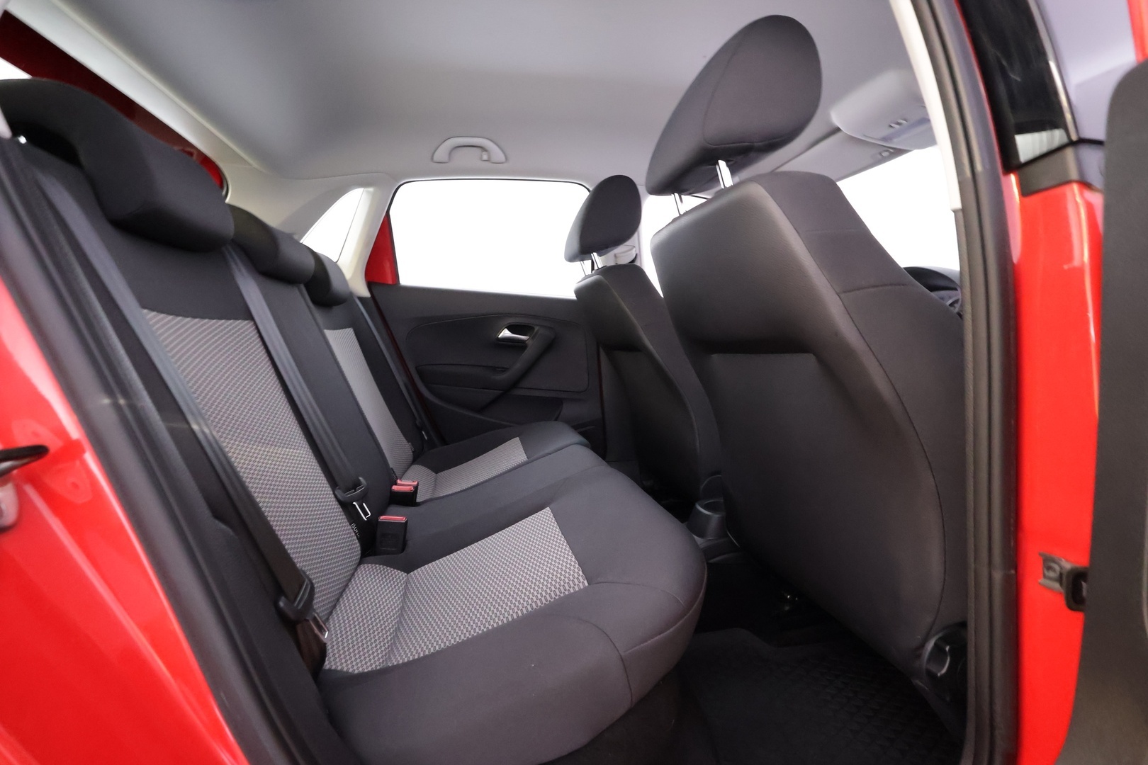 VOLKSWAGEN Polo 2014