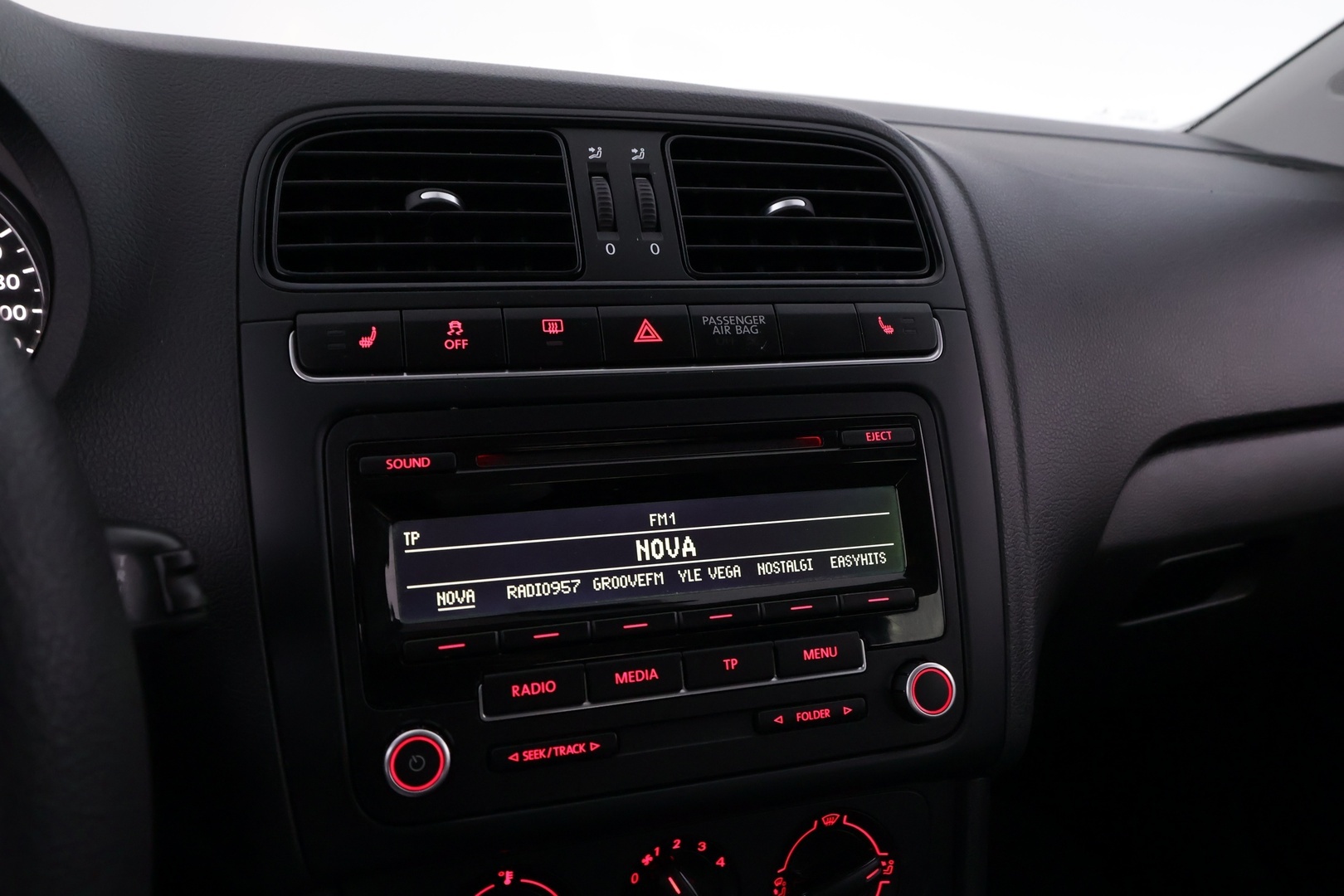 VOLKSWAGEN Polo 2014