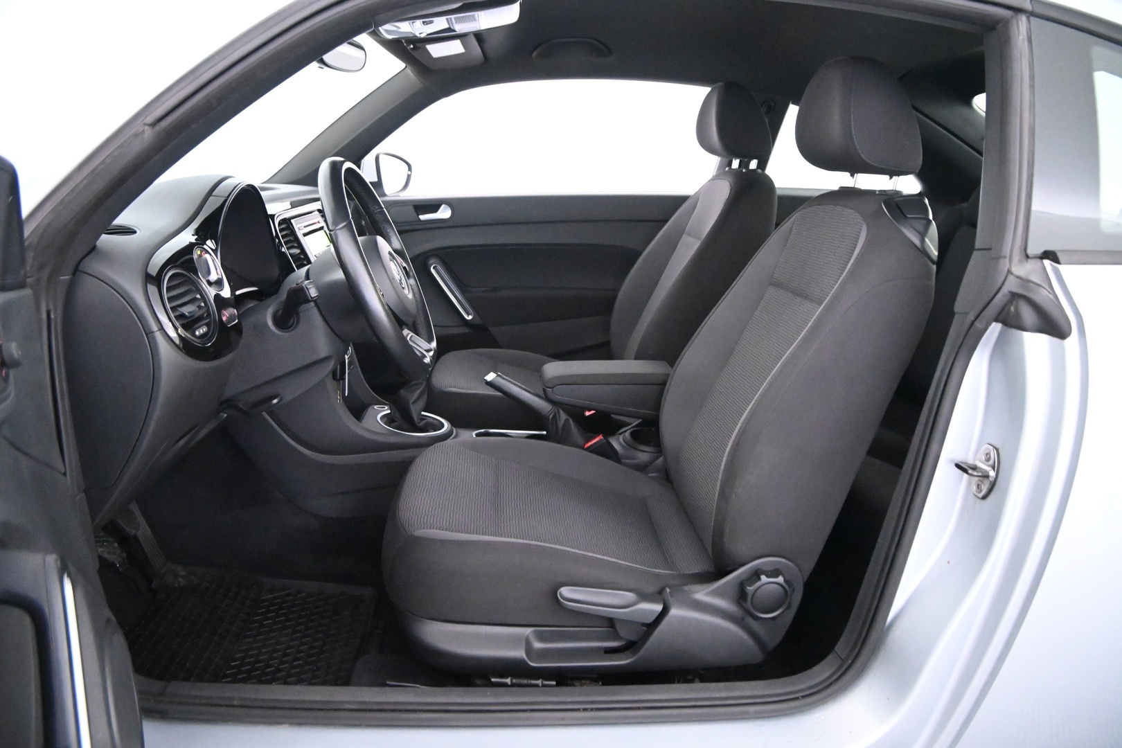 VOLKSWAGEN Beetle 2012