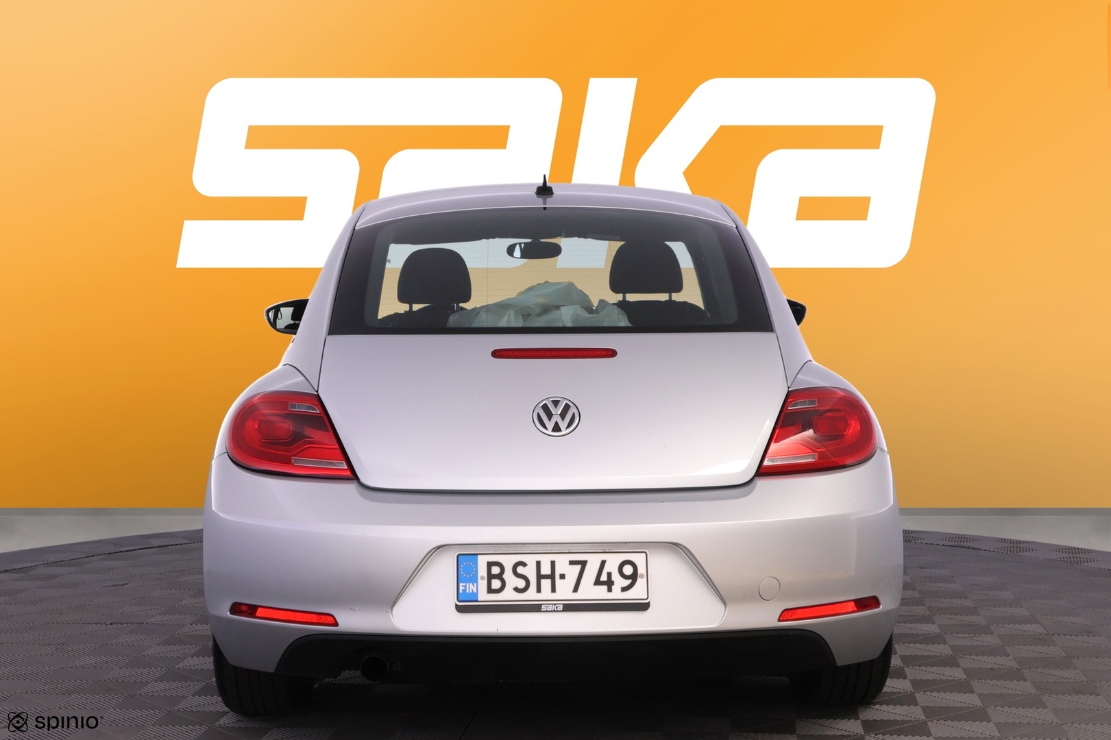 VOLKSWAGEN Beetle 2012