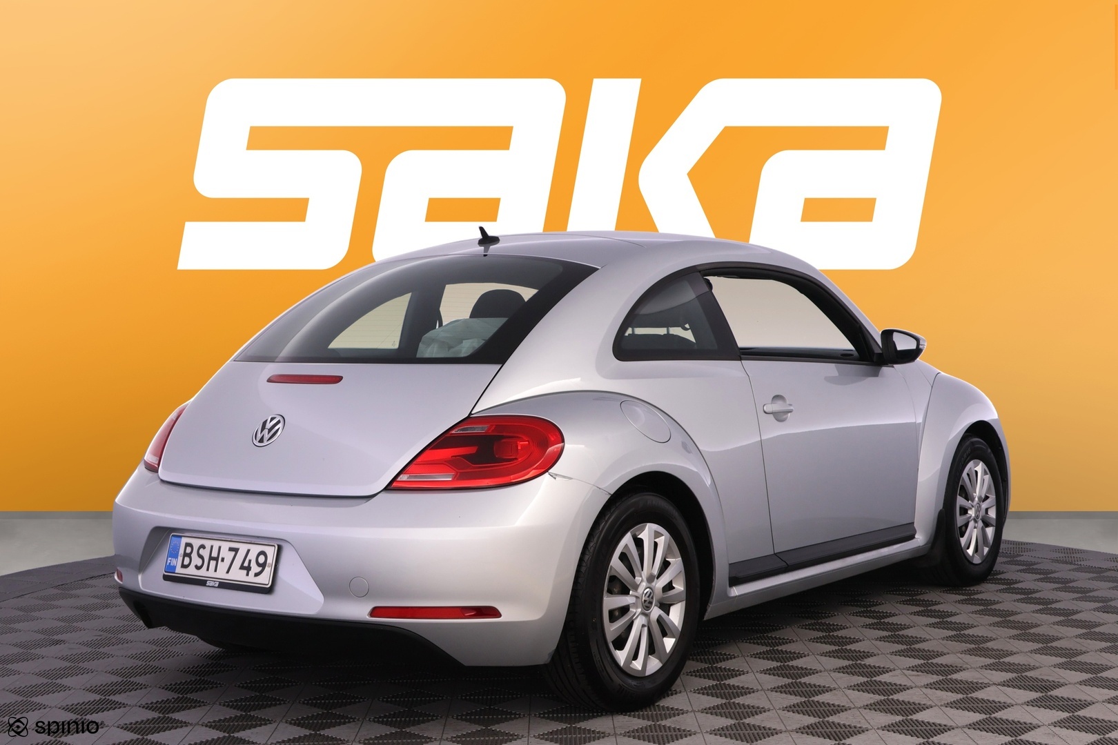 VOLKSWAGEN Beetle 2012