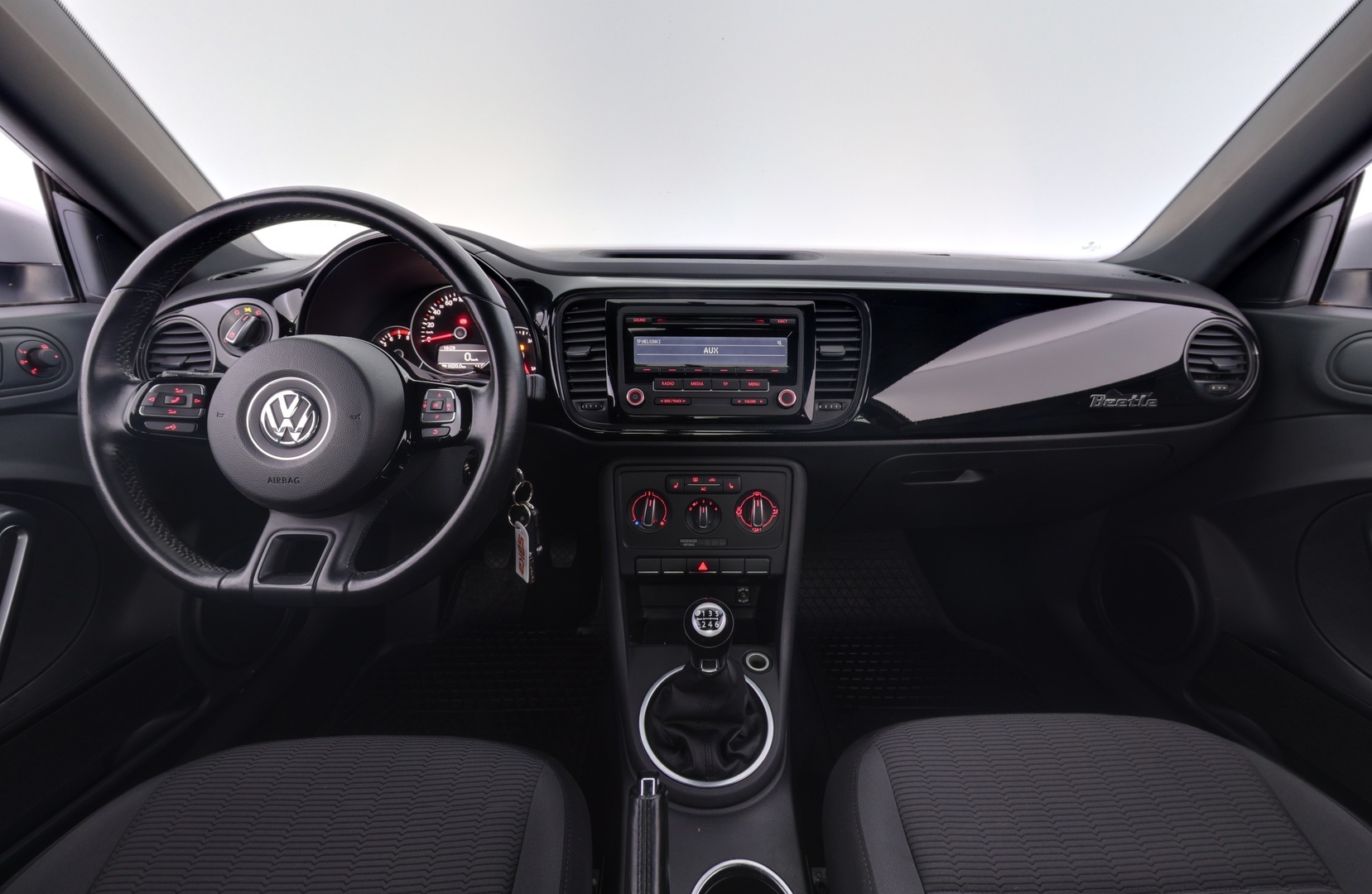 VOLKSWAGEN Beetle 2012