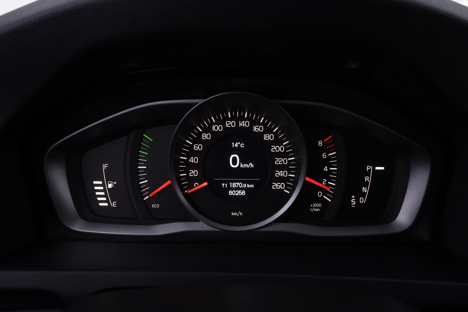 VOLVO V60 2015