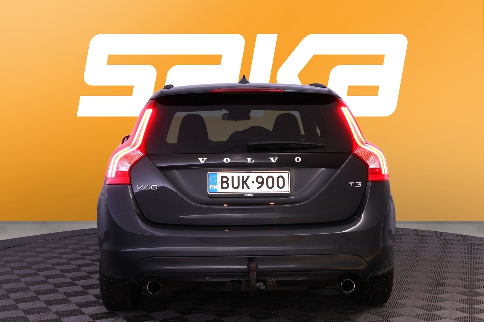 VOLVO V60 2015