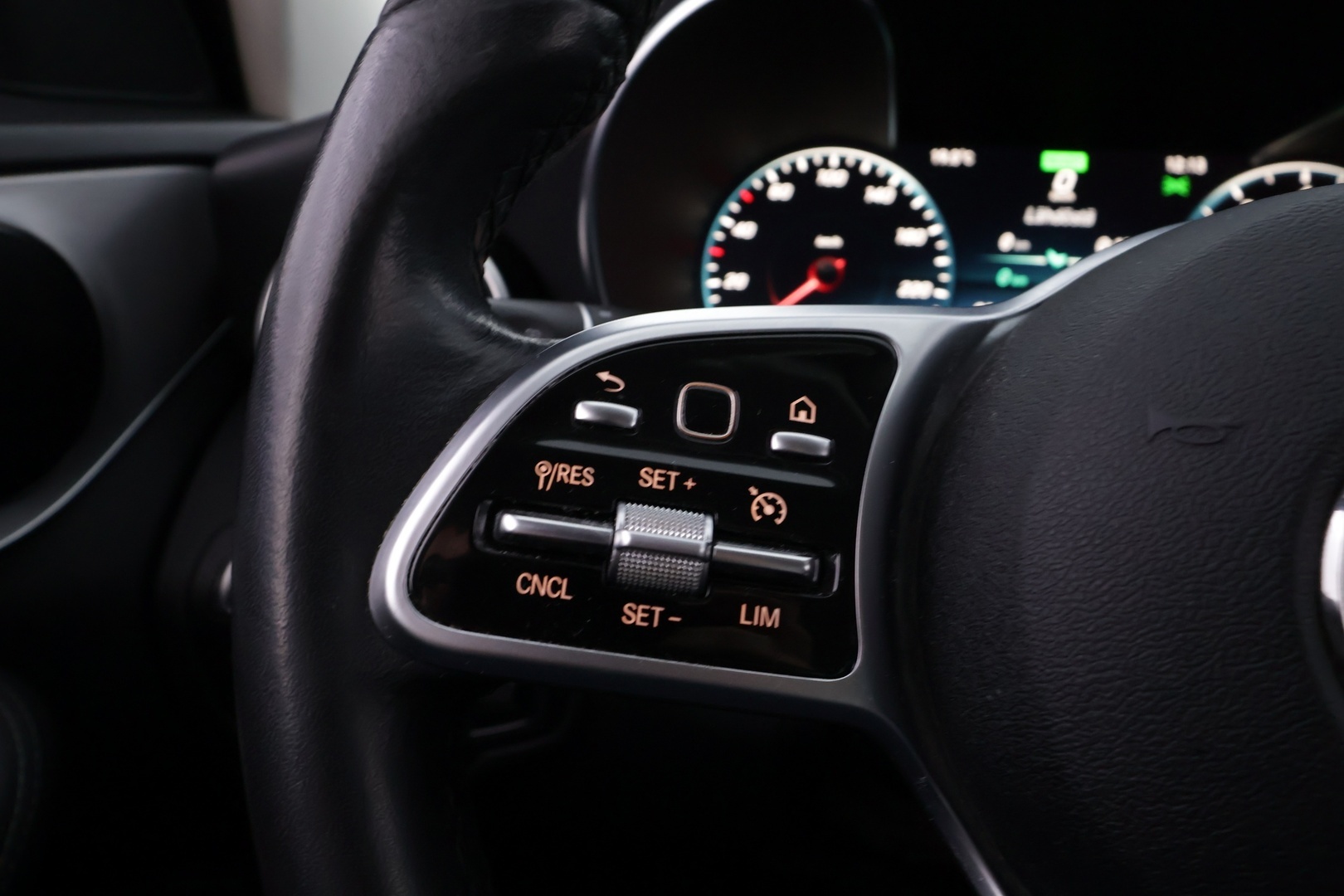 MERCEDES-BENZ C 2019