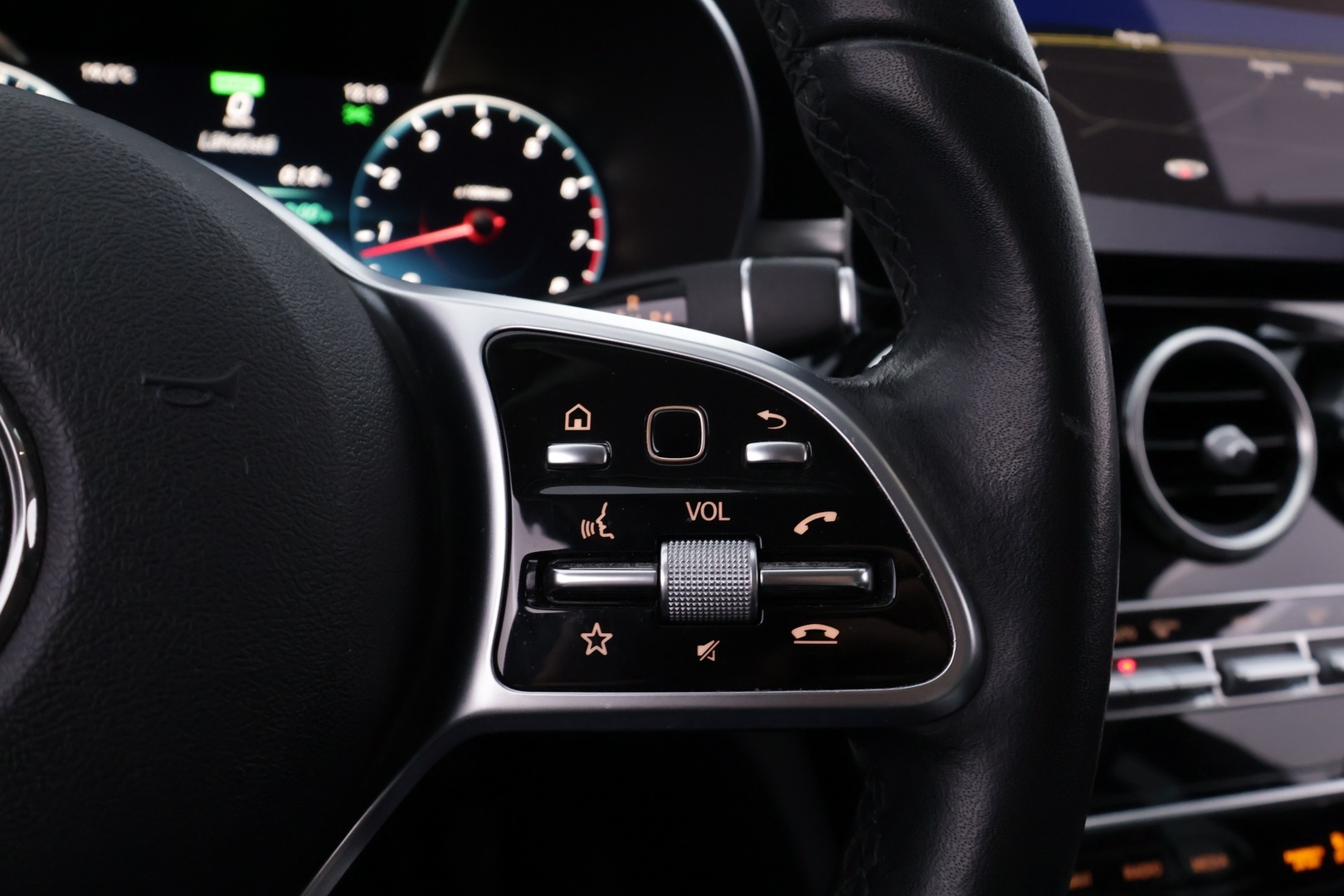 MERCEDES-BENZ C 2019