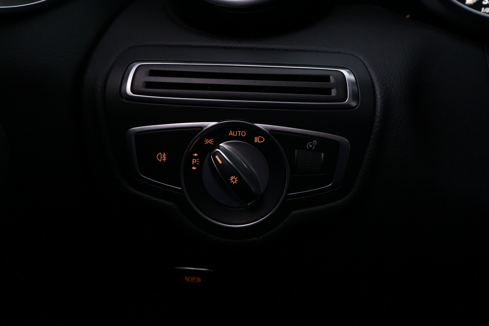 MERCEDES-BENZ C 2019