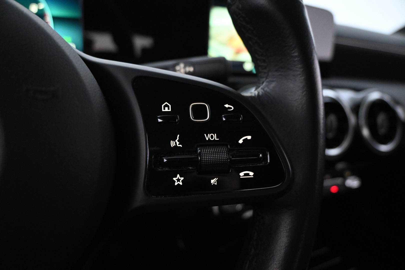 MERCEDES-BENZ A 2019