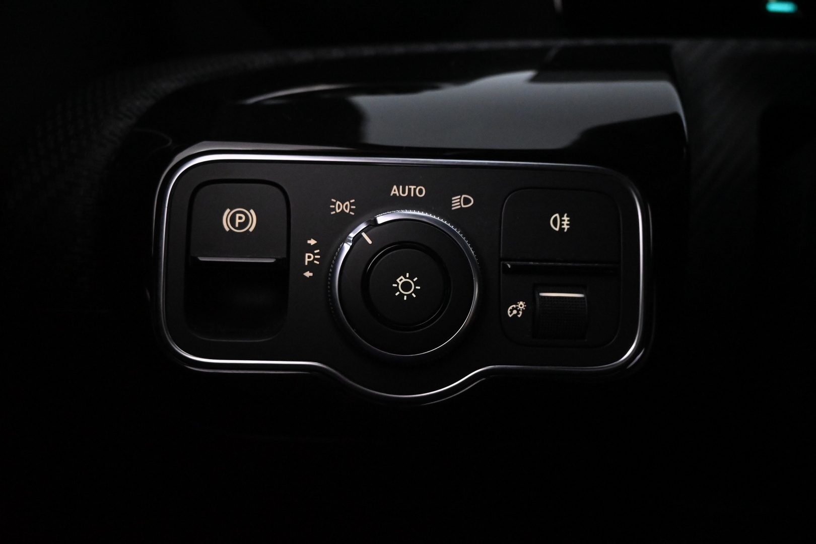 MERCEDES-BENZ A 2019