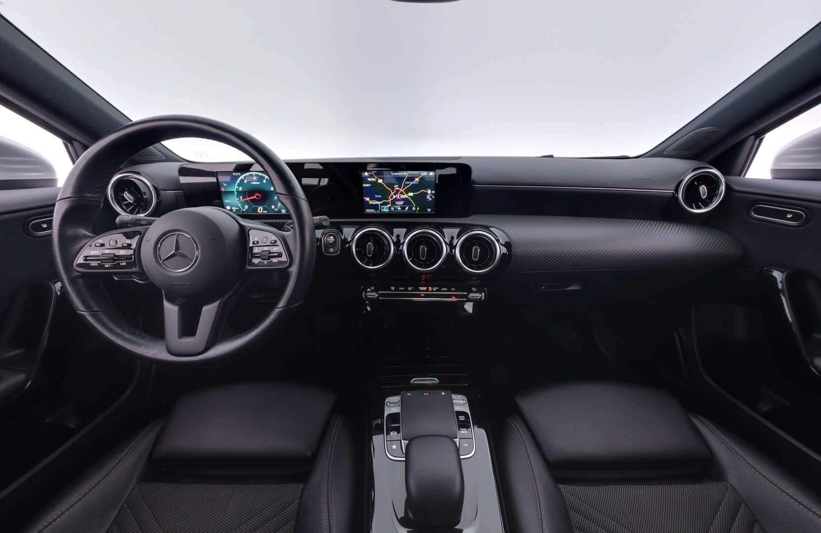 MERCEDES-BENZ A 2019