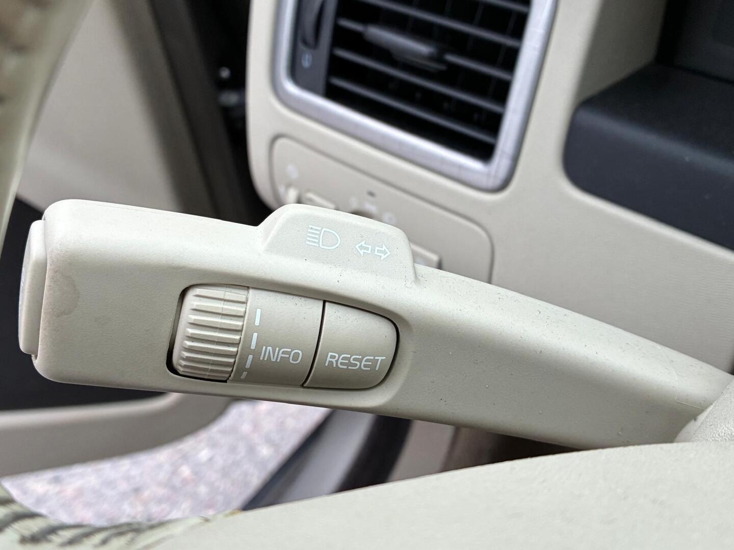 VOLVO XC70 2008