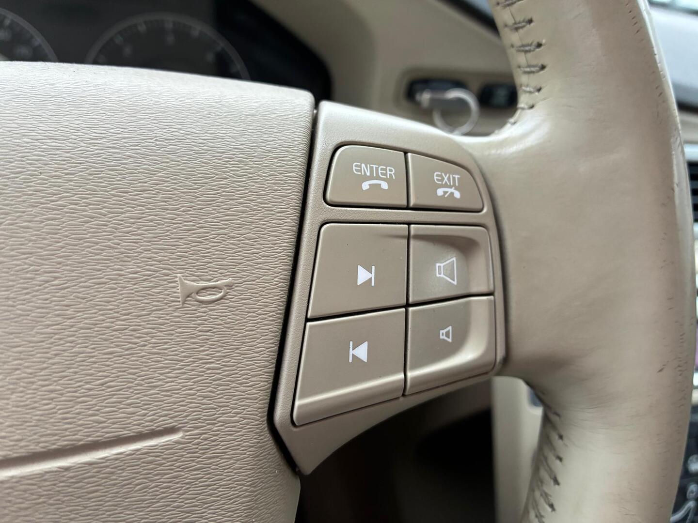 VOLVO XC70 2008