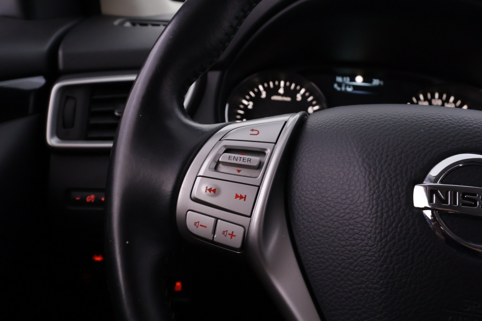 NISSAN Qashqai 2016