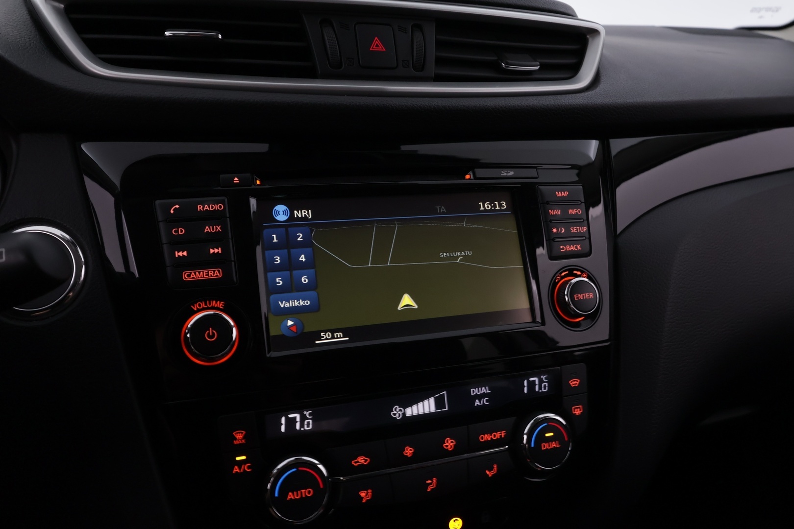 NISSAN Qashqai 2016