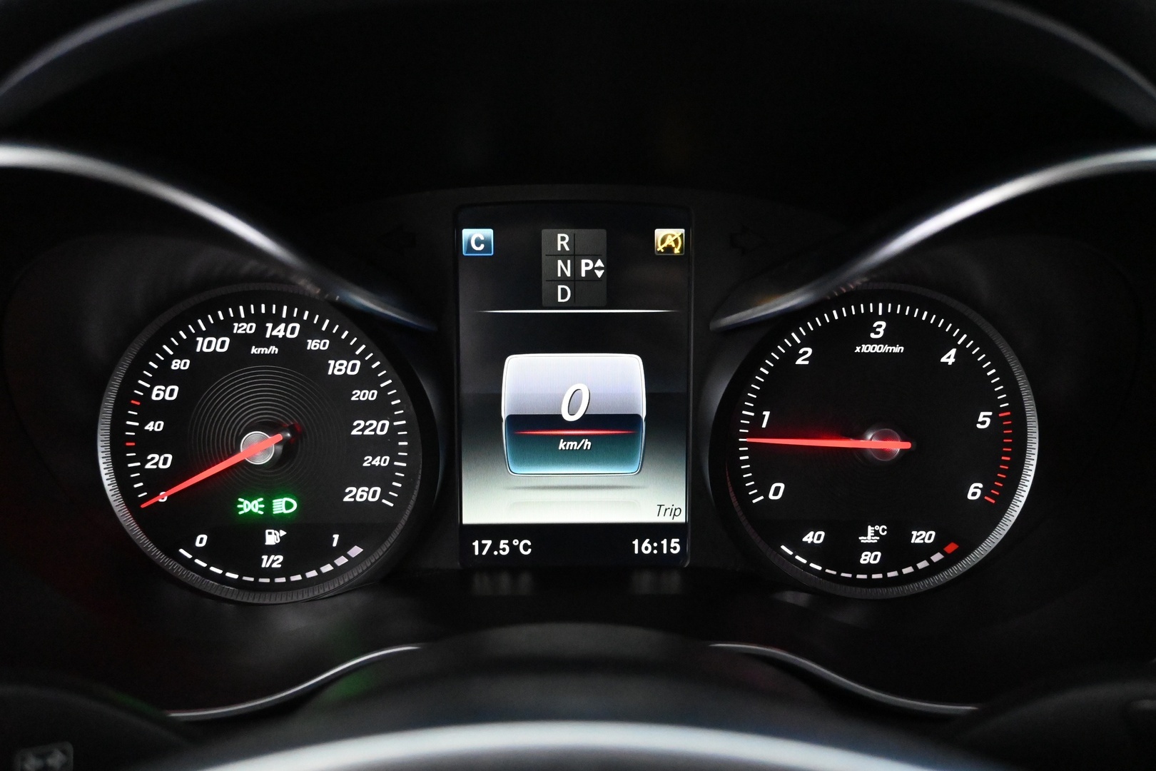 MERCEDES-BENZ C 2015