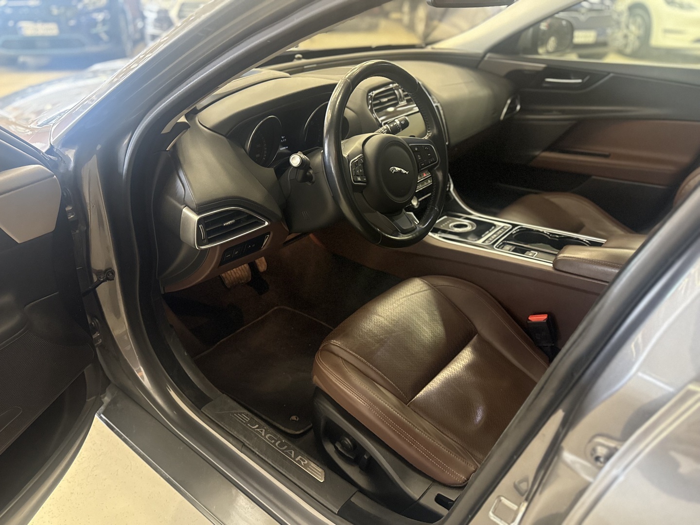 JAGUAR XE 2016