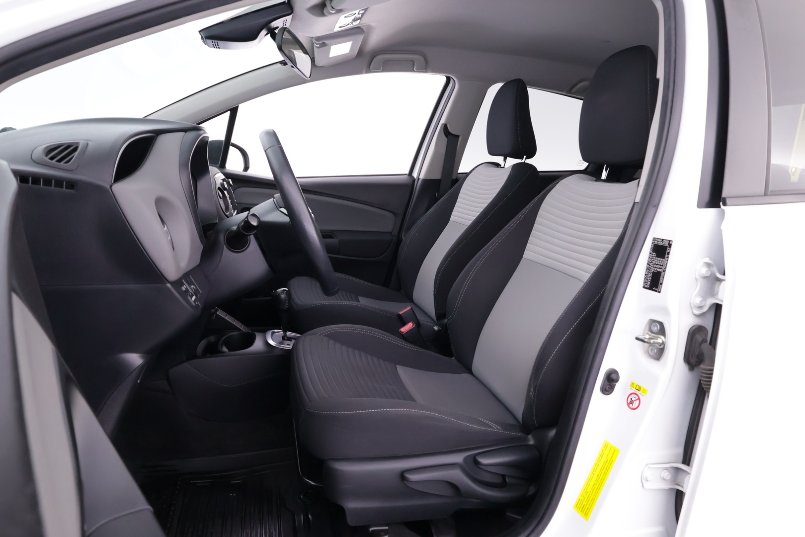 TOYOTA Yaris 2019