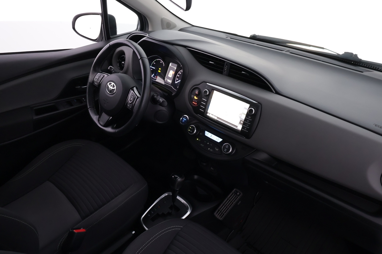 TOYOTA Yaris 2019