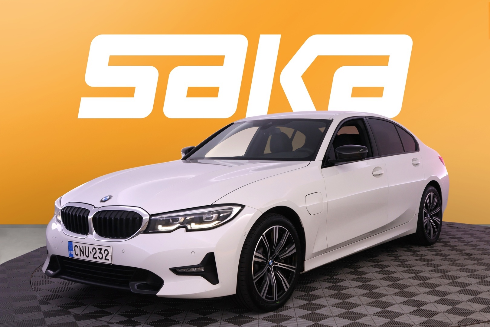 BMW 330 2020