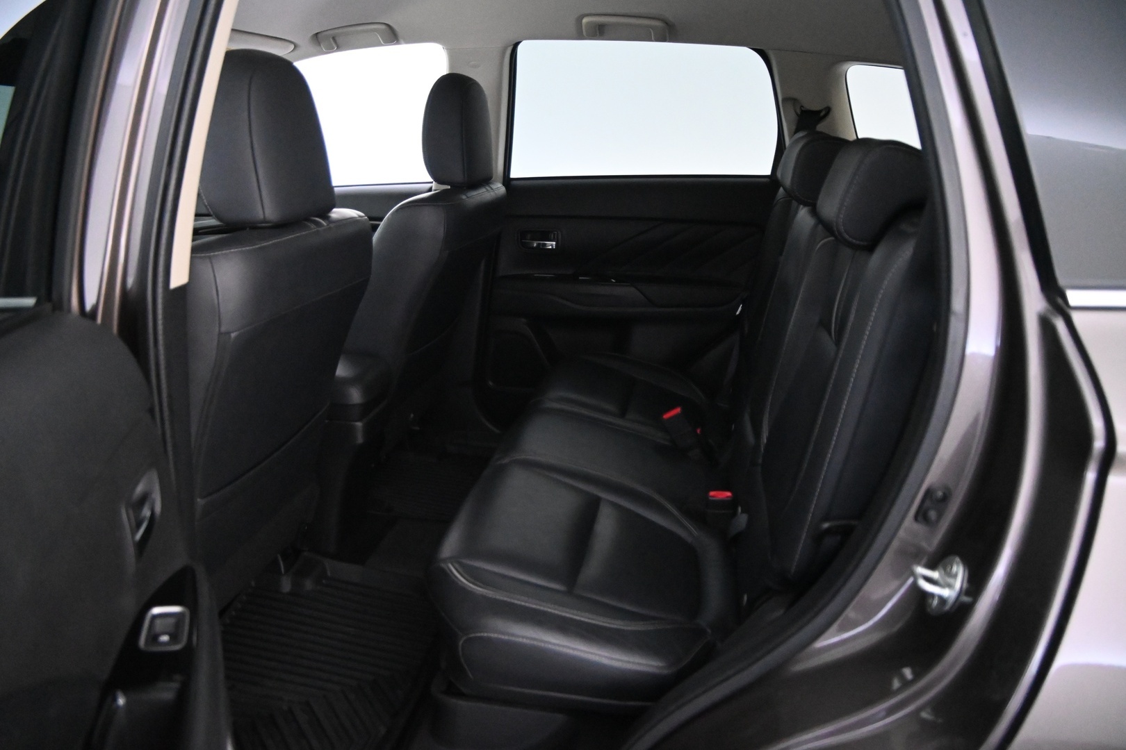 MITSUBISHI Outlander PHEV 2016