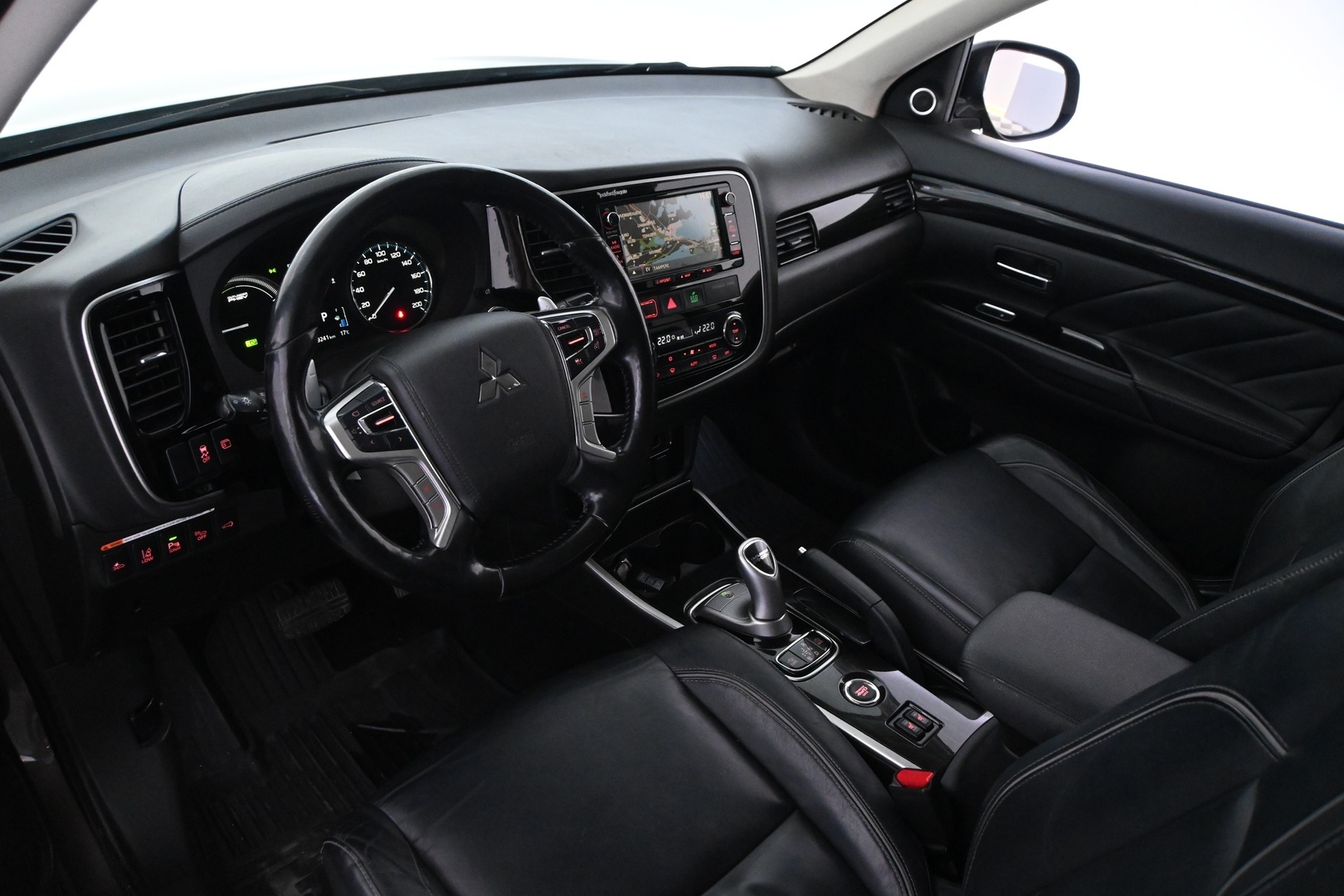 MITSUBISHI Outlander PHEV 2016