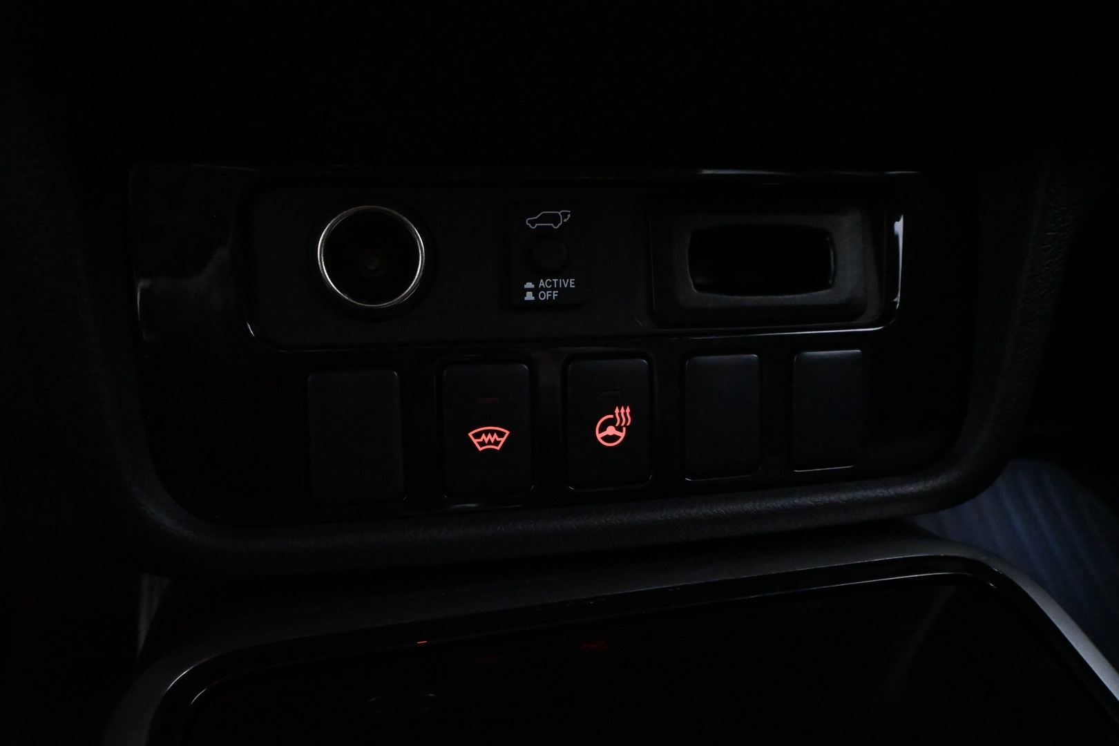 MITSUBISHI Outlander PHEV 2016