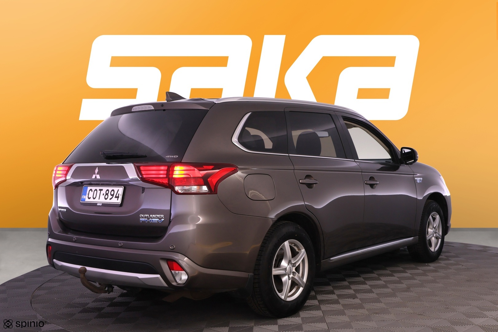 MITSUBISHI Outlander PHEV 2016