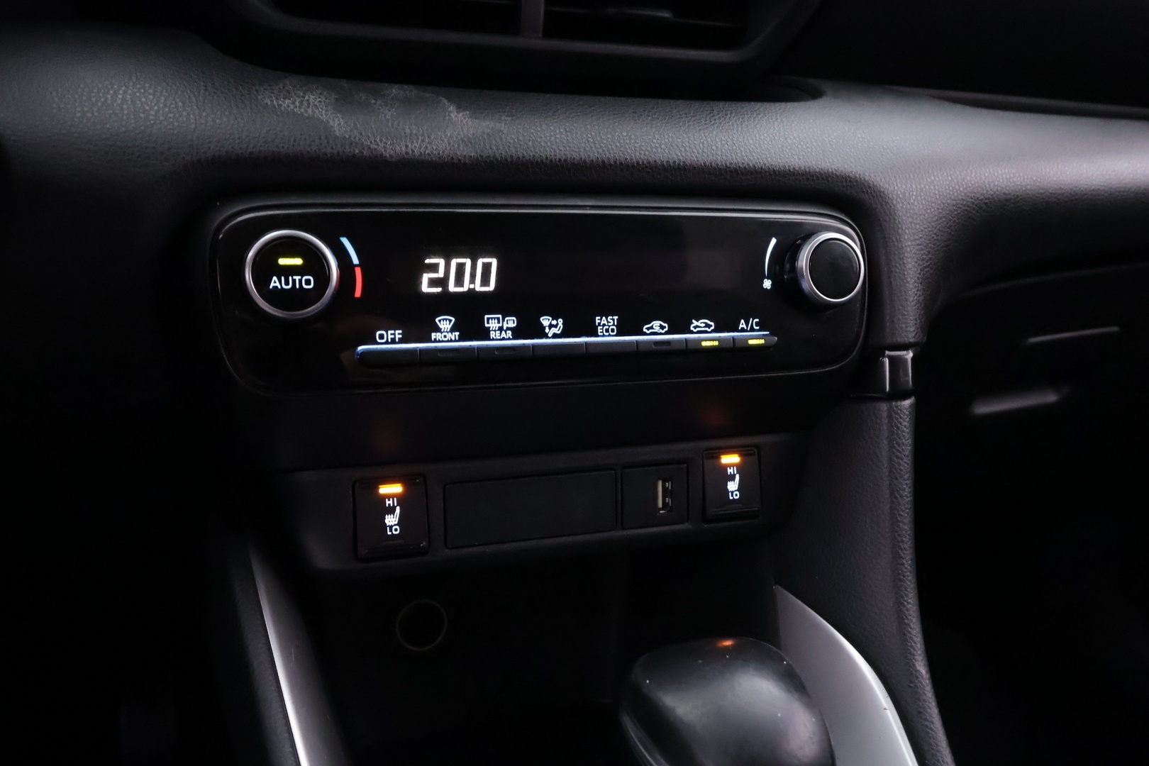 TOYOTA Yaris 2021