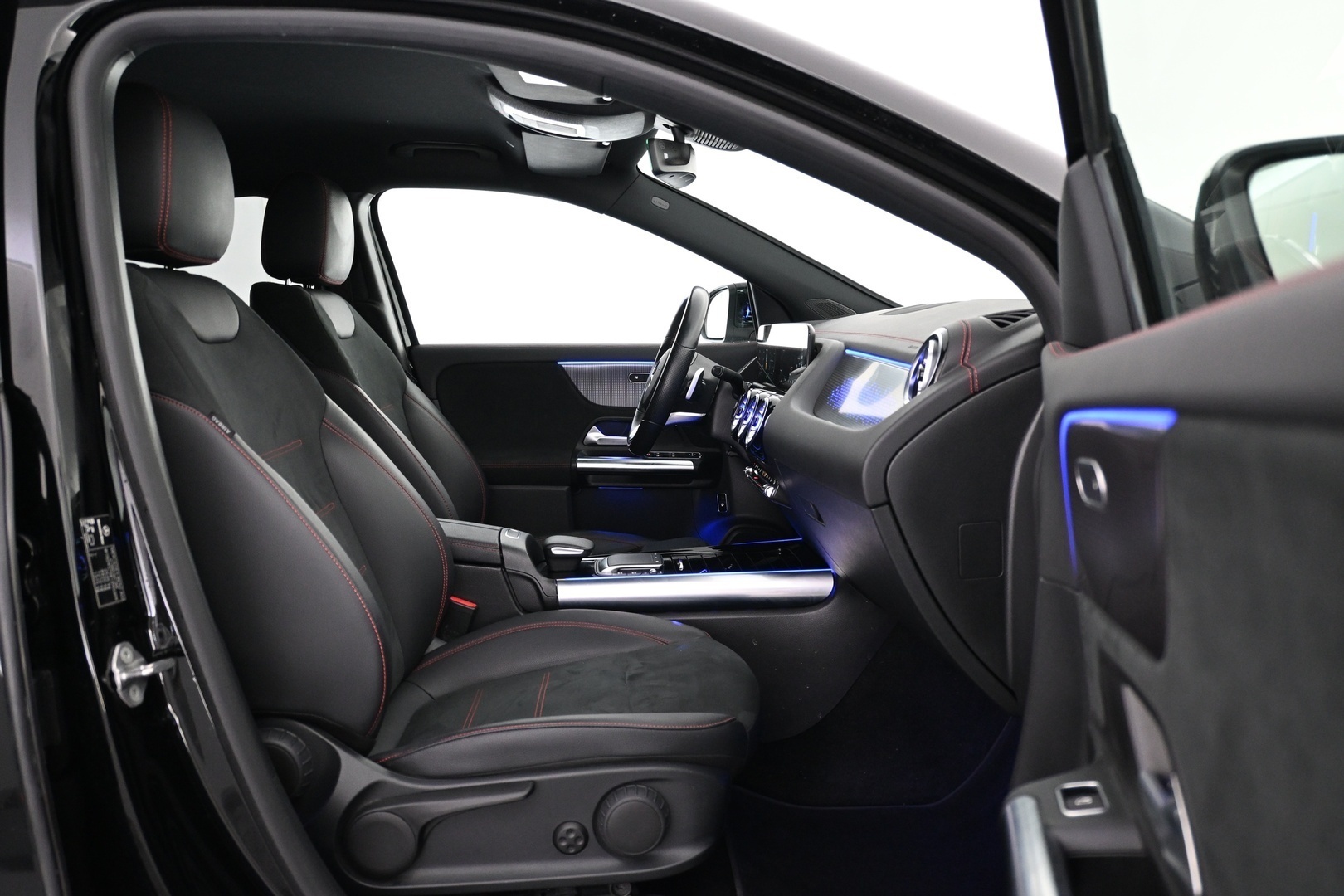 MERCEDES-BENZ EQA 2022