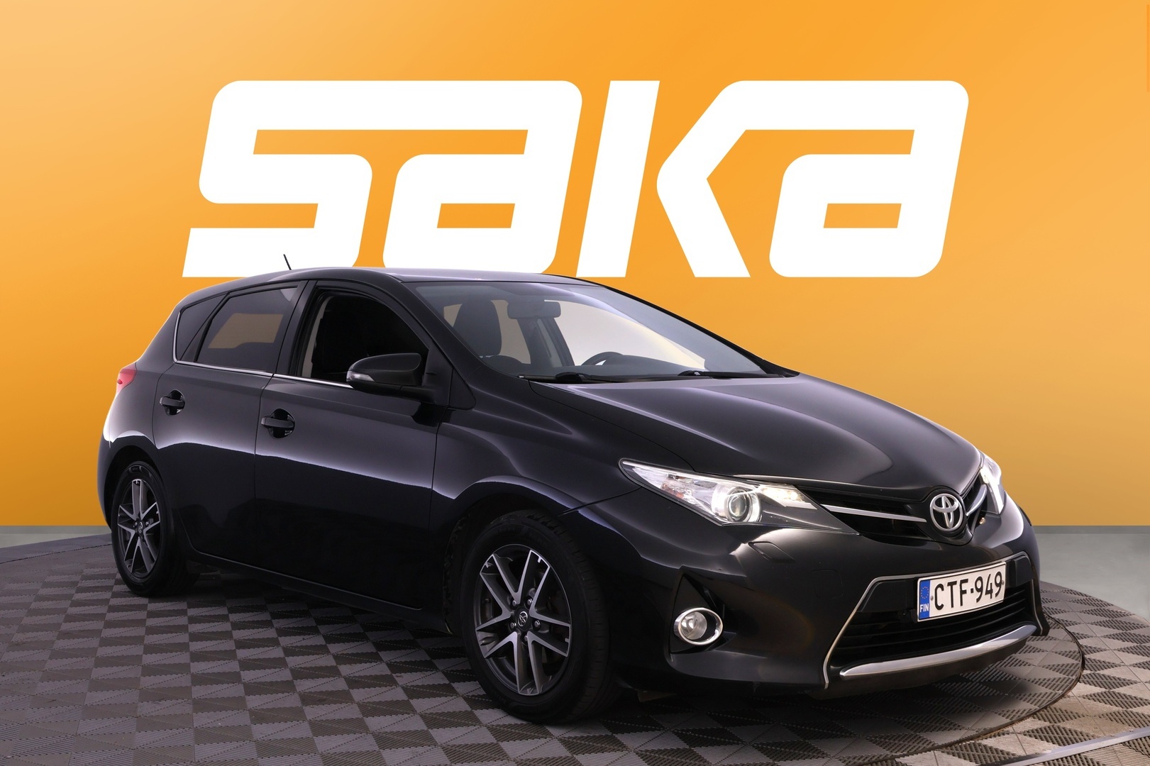 TOYOTA Auris 2015