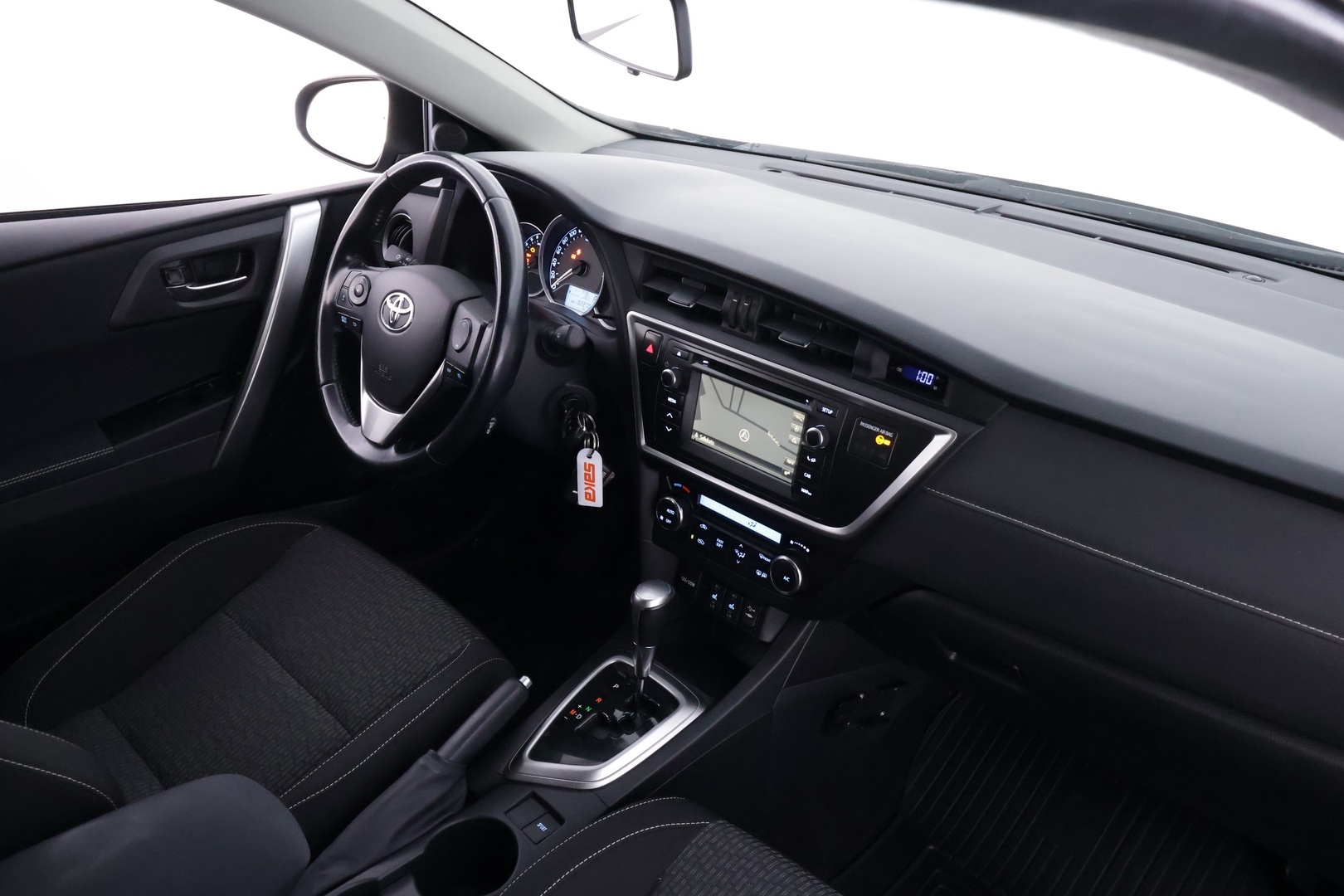 TOYOTA Auris 2015