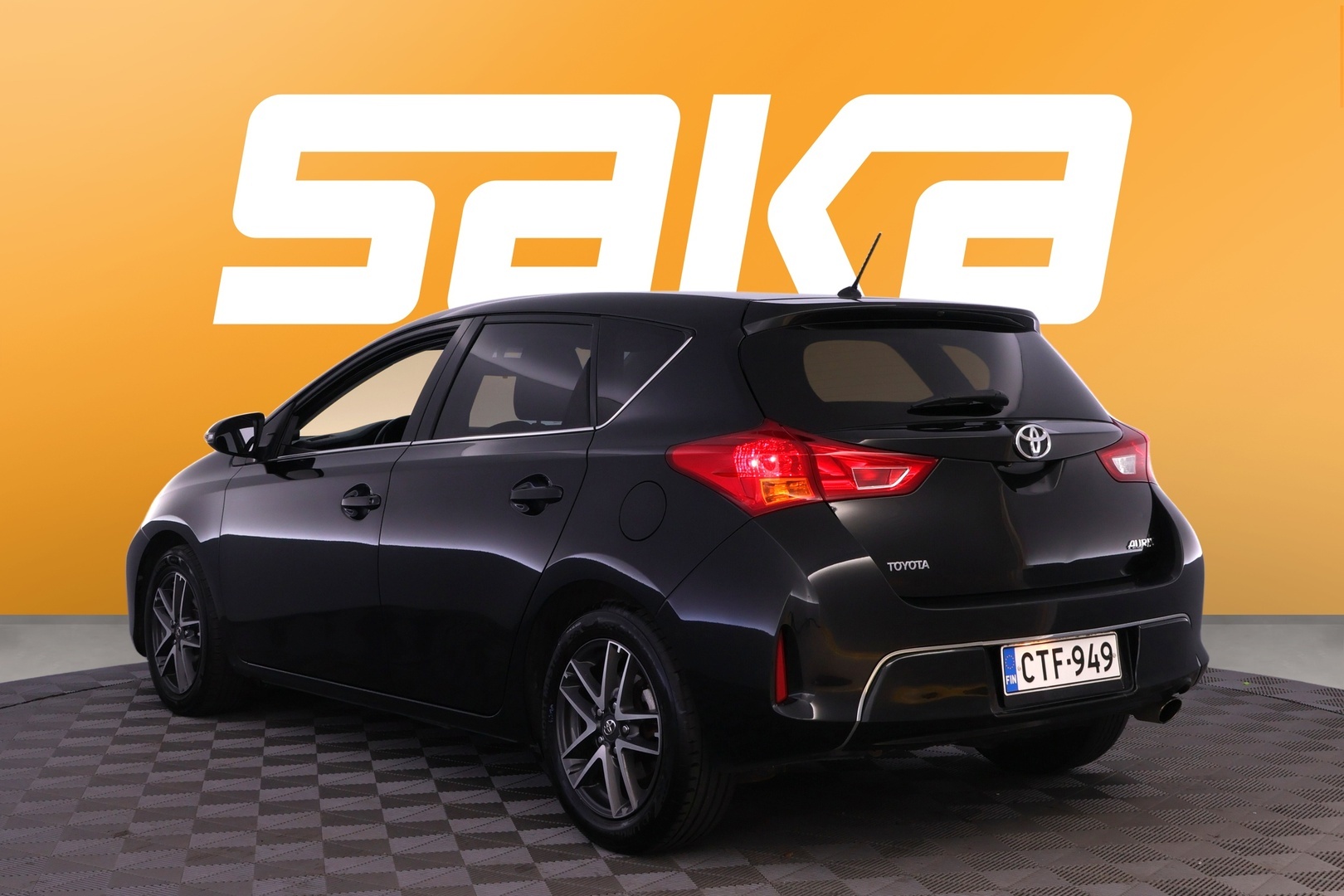 TOYOTA Auris 2015