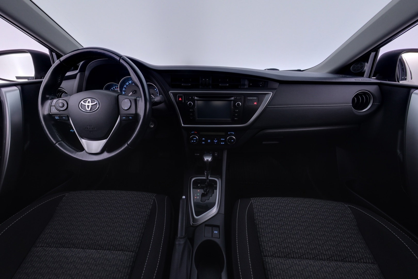 TOYOTA Auris 2015