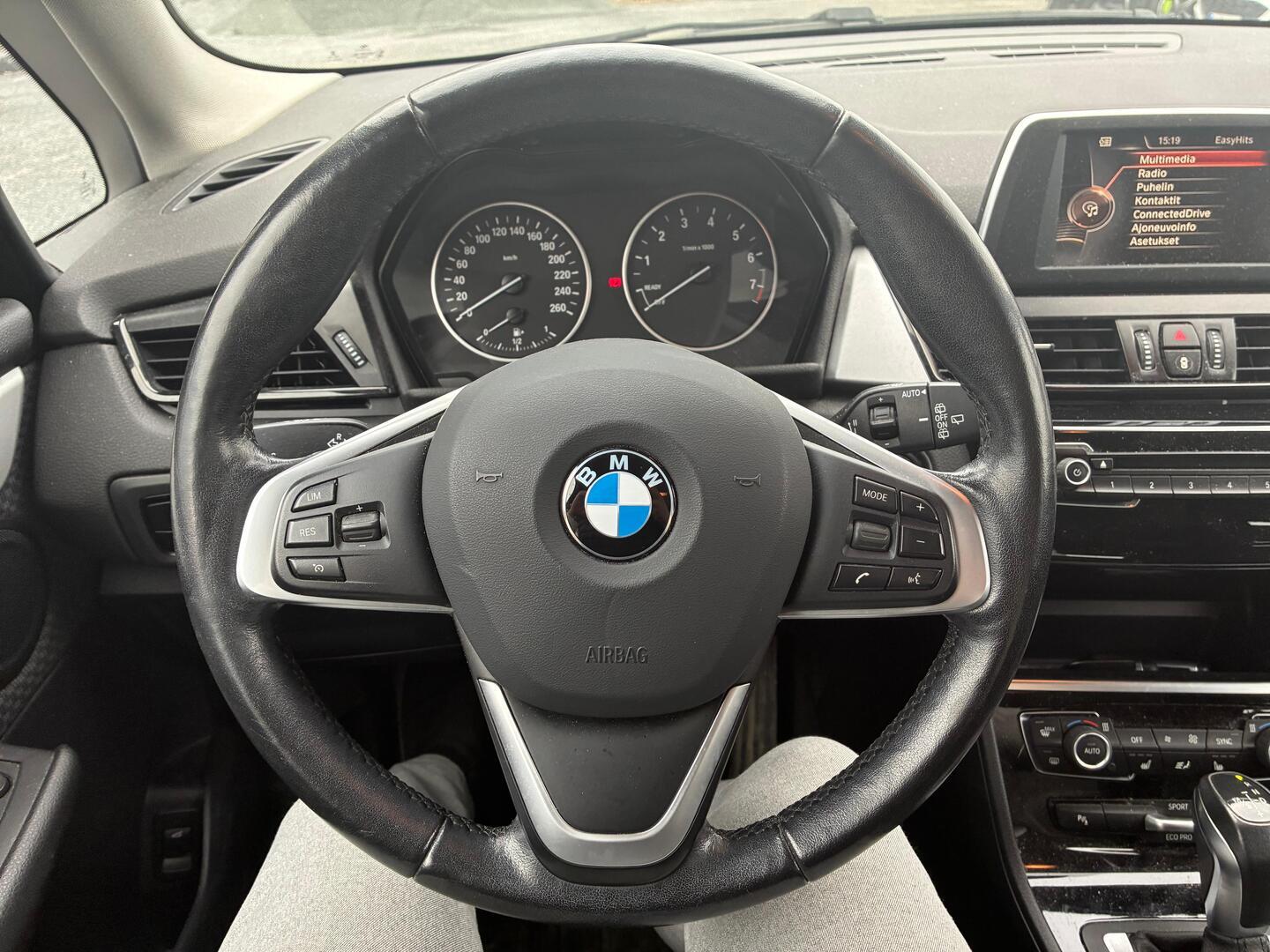 BMW 218 2015