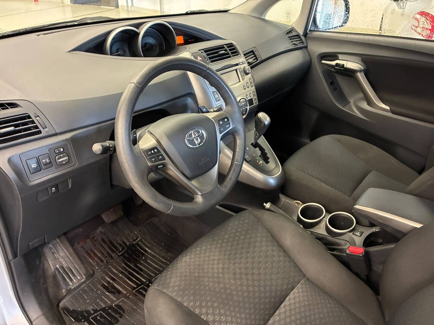 TOYOTA Verso 2010