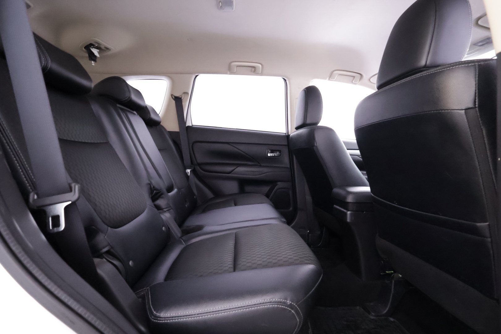 MITSUBISHI Outlander 2015