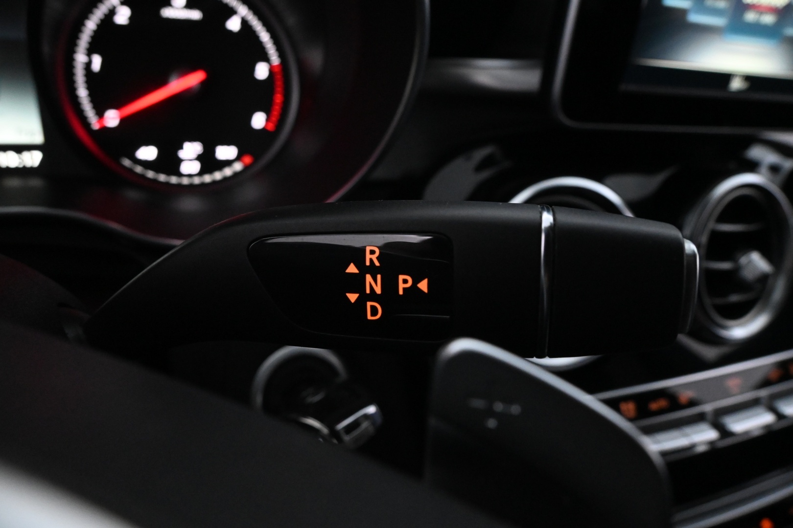 MERCEDES-BENZ C 2018