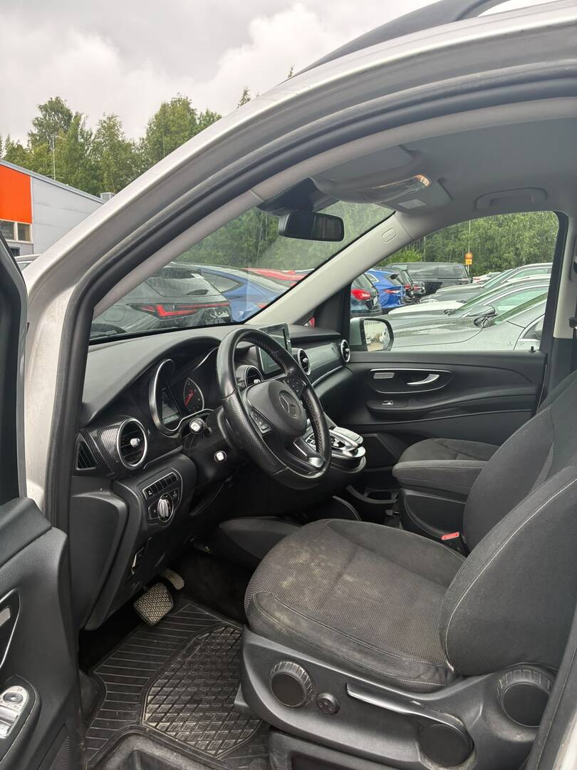 MERCEDES-BENZ V 2015