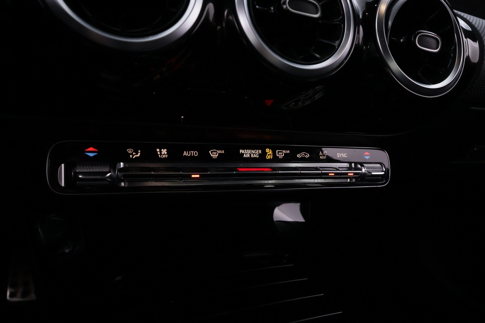 MERCEDES-BENZ A 2019