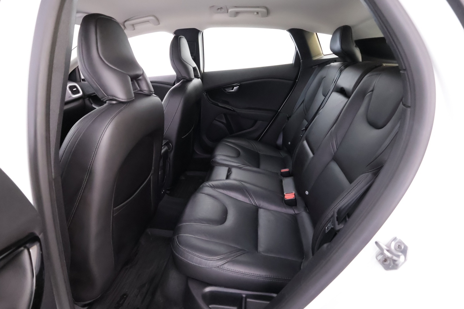 VOLVO V40 2019