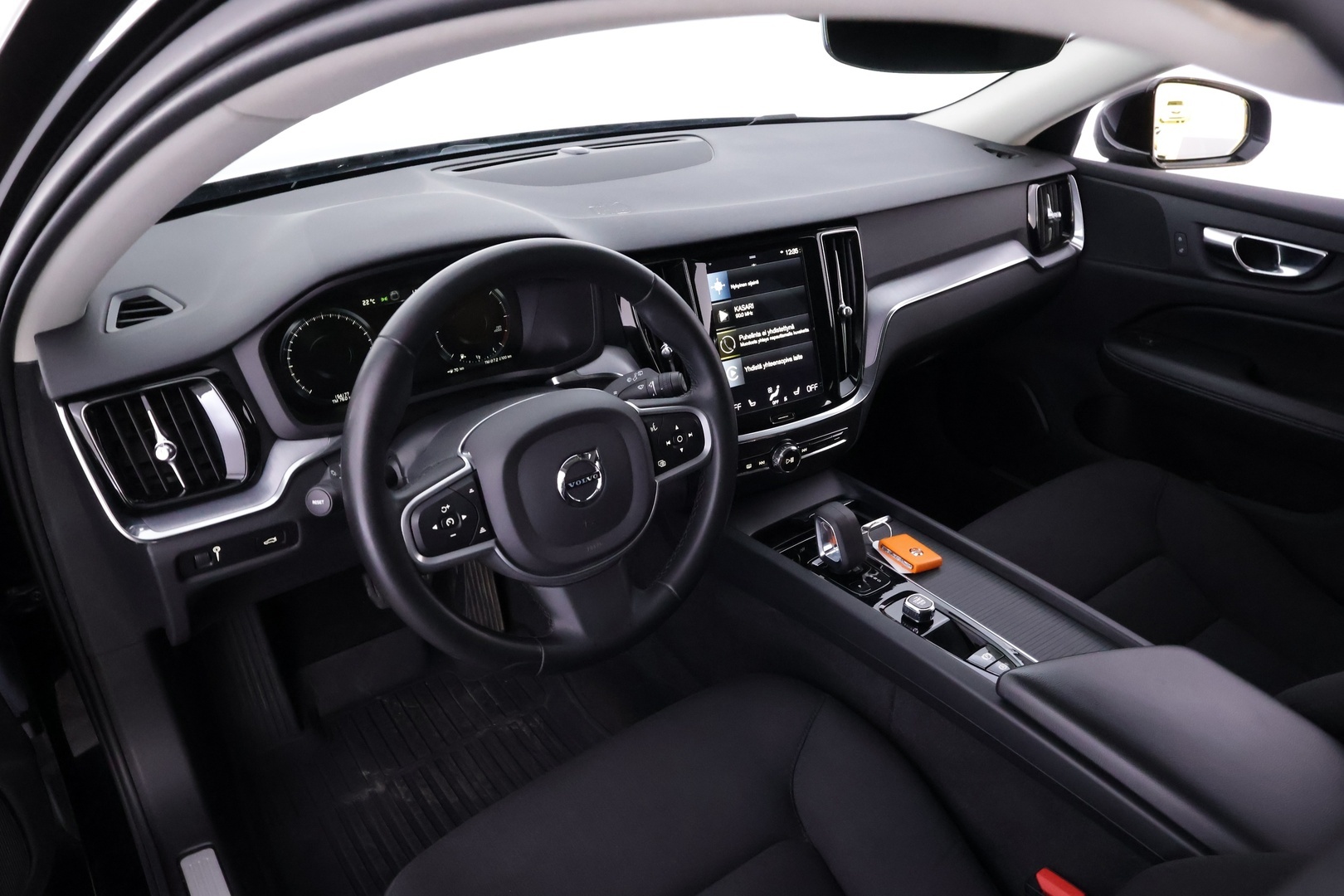 VOLVO V60 2022