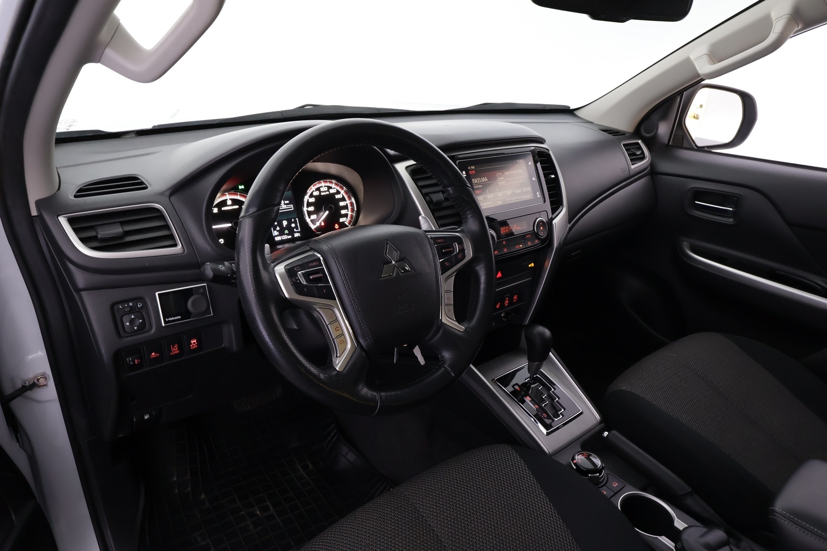 MITSUBISHI L200 2021