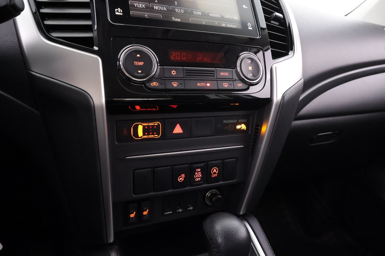 MITSUBISHI L200 2021