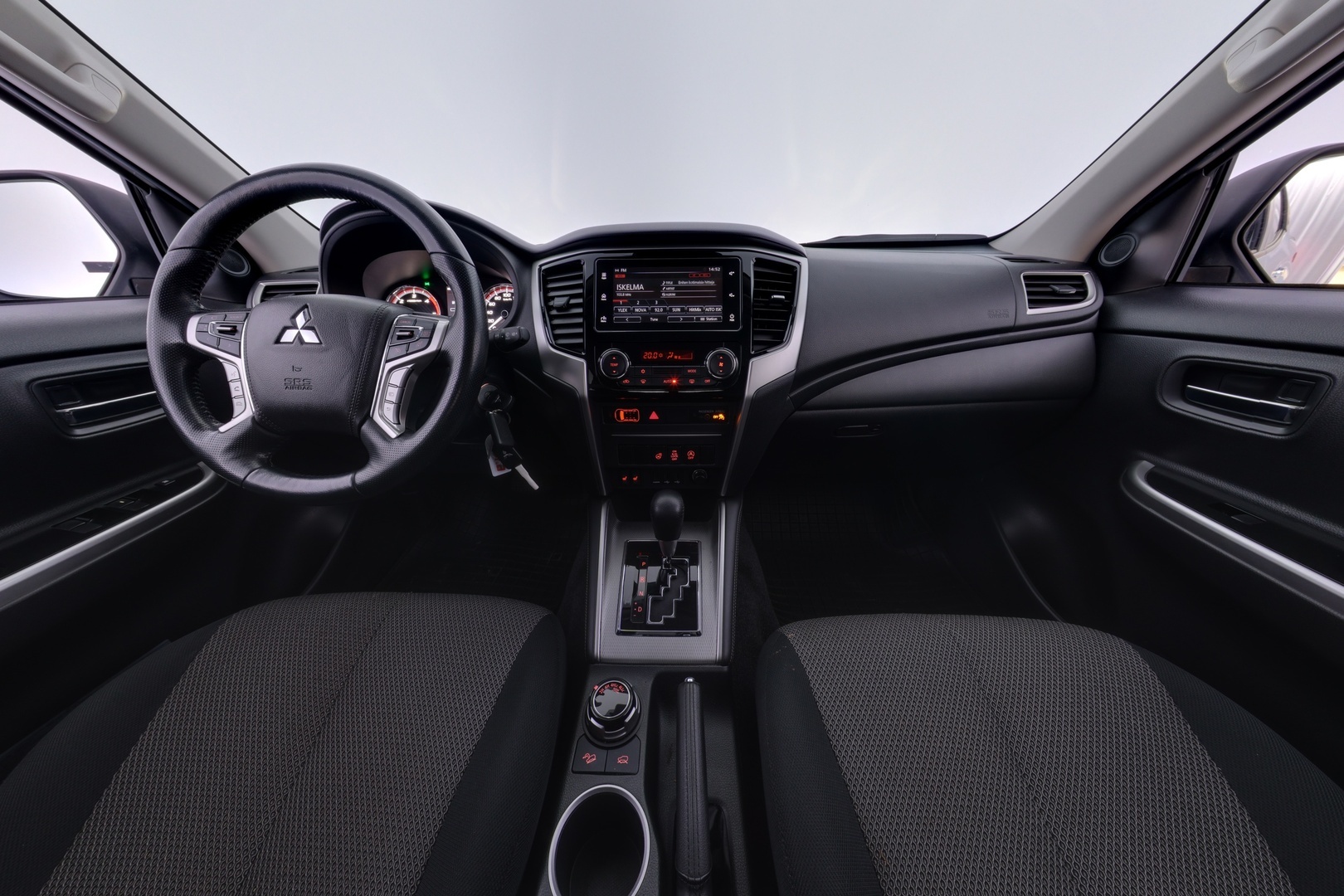 MITSUBISHI L200 2021