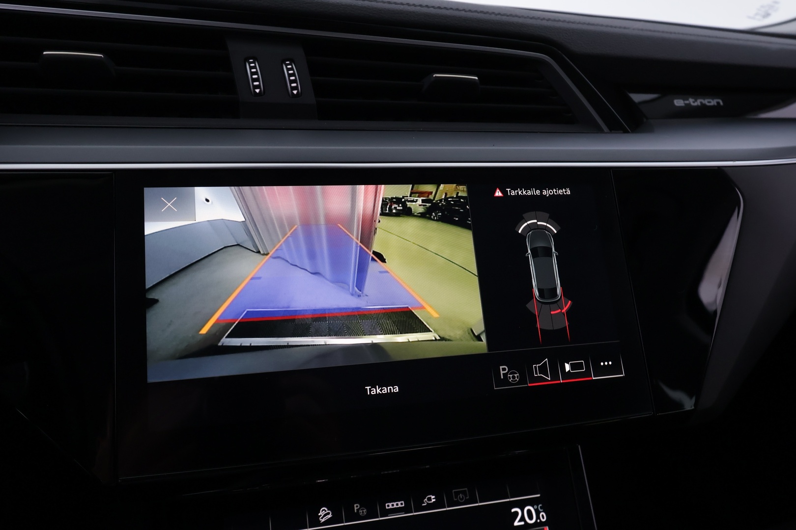 AUDI e-tron 2022