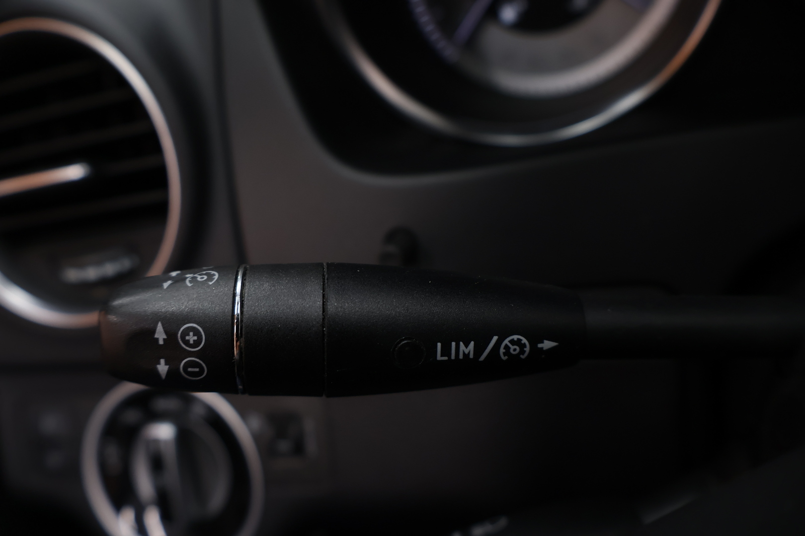 MERCEDES-BENZ C 2012