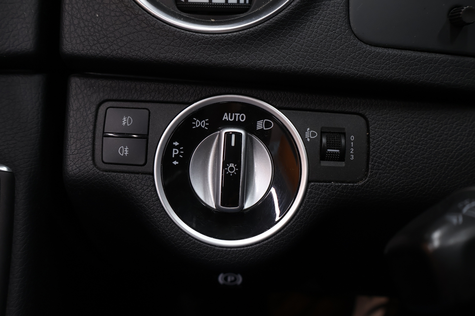 MERCEDES-BENZ C 2012