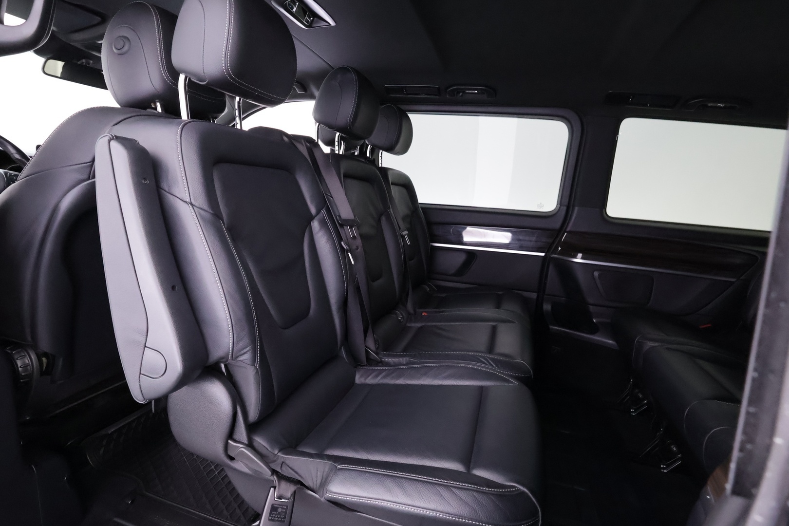 MERCEDES-BENZ V 2022